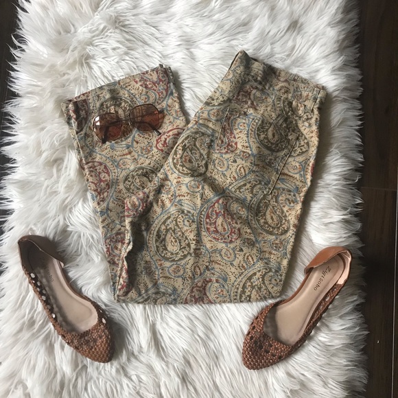 Lauren Paisley Linen Blend Capri Pants - Picture 3 of 5